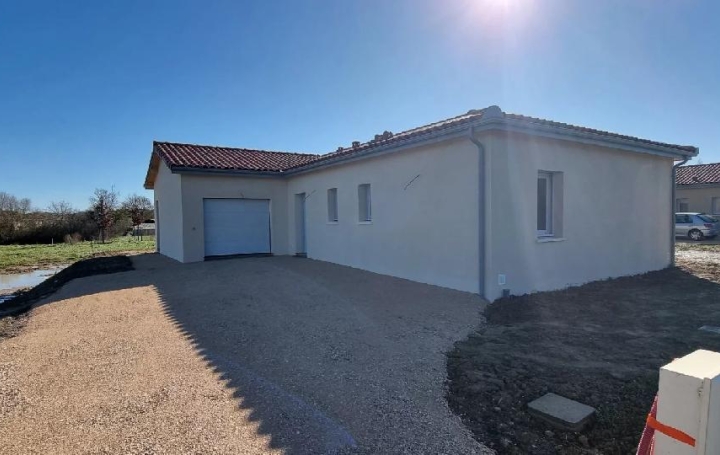 Maison   SARAMON  106 m2 285 000 € 